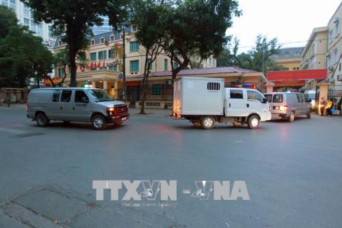 Xử em trai ông Đinh La Thăng, Trịnh Xuân Thanh: Dẫn giải bị cáo đến tòa